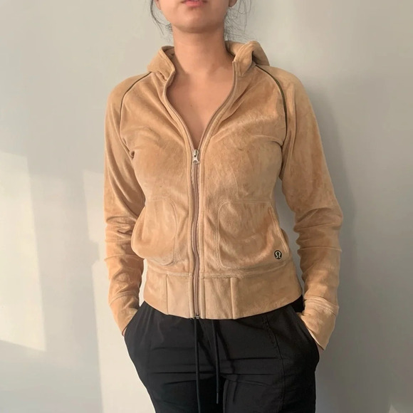 lululemon athletica Tops - 🧥 Lululemon Tan Full-Zip Hooded Sweater - Women’s Size Small  🧥